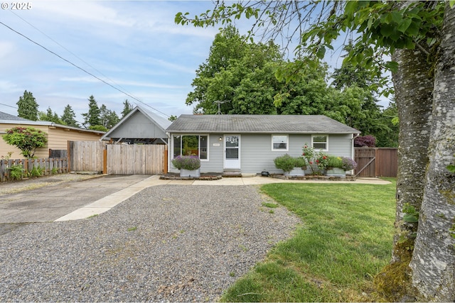 140 Canemah Rd, Oregon City, OR 97045 - ranch-style home featuring a gate, driveway, and a shingled roof