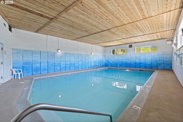 4229 SW Beach Ave Unit 27, Lincoln City, OR 97367 - view of indoor pool