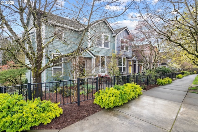 7408 SW Capitol Hwy, Portland, OR 97219 - view of front of home featuring a fenced front yard