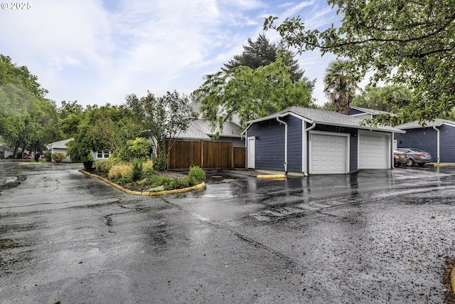 8396 SW Mohawk St, Tualatin, OR 97062 - garage with driveway
