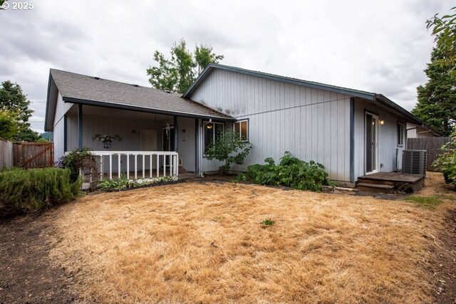 4631 Daisy St, Springfield, OR 97478 - view of front of property featuring a porch
