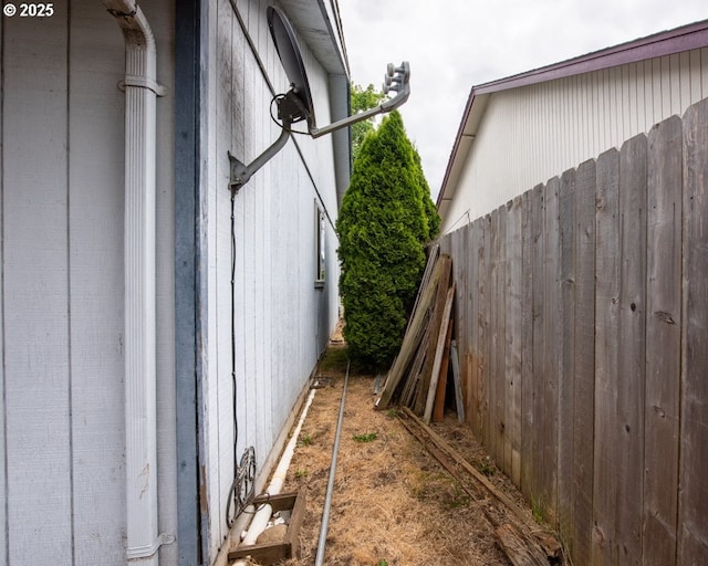 4631 Daisy St, Springfield, OR 97478 - view of side of property