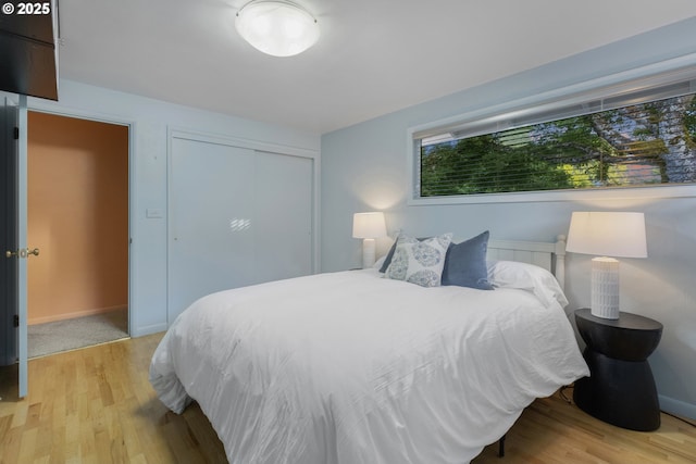 2691 Country Ln, Eugene, OR 97401 - bedroom featuring a closet and wood finished floors