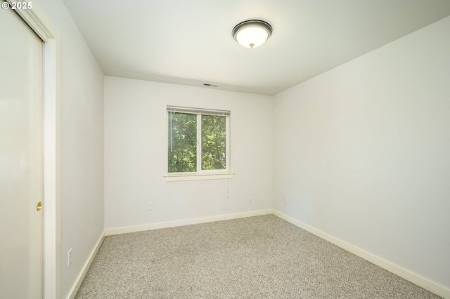 865 SE Roberts Ct, Mcminnville, OR 97128 - carpeted spare room featuring baseboards and visible vents