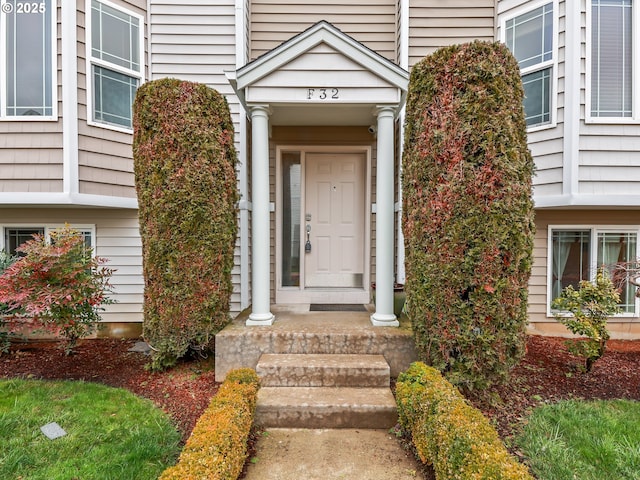 view of property entrance