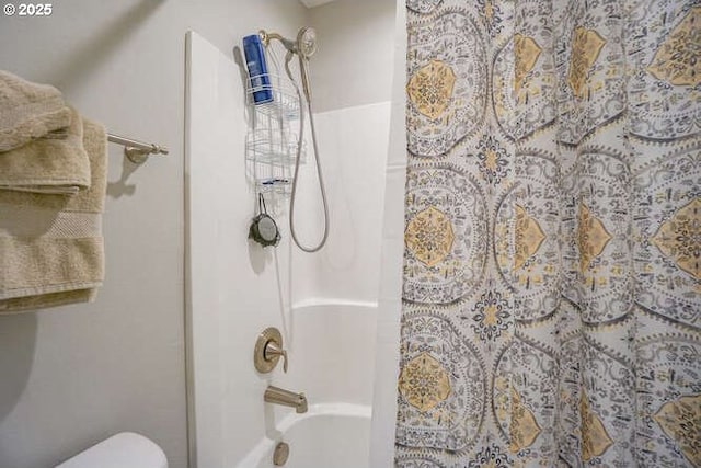 2919 SE 3rd Ave, Camas, WA 98607 - full bathroom with toilet and shower / tub combo with curtain