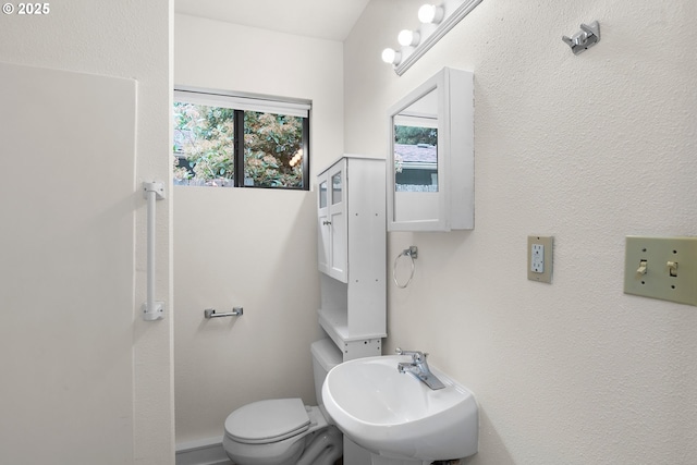 7940 SE 75th Pl, Portland, OR 97206 - bathroom with a sink and toilet