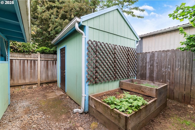 7940 SE 75th Pl, Portland, OR 97206 - view of outdoor structure featuring a vegetable garden