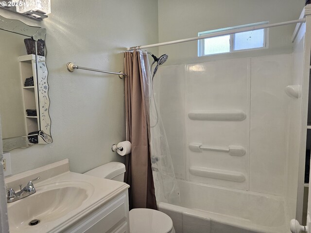 617 SW 3rd St, Pendleton, OR 97801 - bathroom with toilet, shower / bath combination with curtain, and vanity