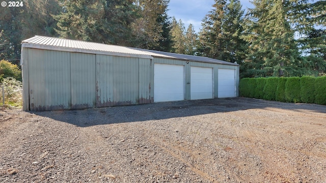 view of detached garage
