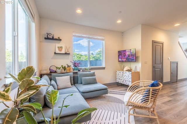 2904 SE 87th Ave, Portland, OR 97266 - living room featuring light wood-style floors, recessed lighting, and baseboards