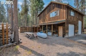 view of outbuilding featuring an outbuilding