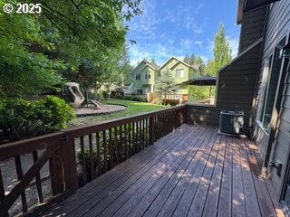 7804 SW Brookline Ln, Portland, OR 97224 - deck with a residential view