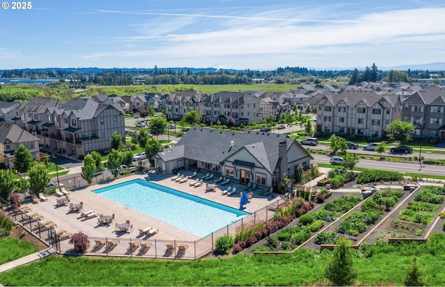 29250 SW Costa Cir E, Wilsonville, OR 97070 - view of swimming pool featuring a residential view