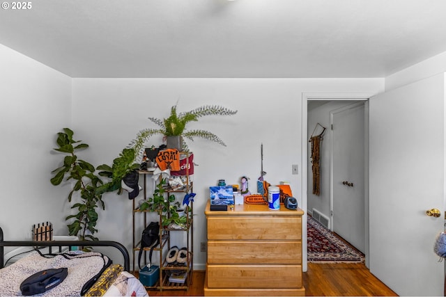 520 NW 10th St, Corvallis, OR 97330 - bedroom with wood finished floors and visible vents