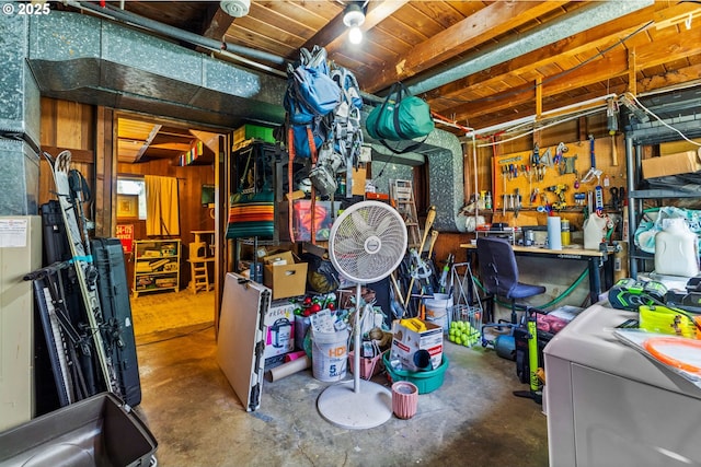520 NW 10th St, Corvallis, OR 97330 - basement with washer / clothes dryer and a workshop area