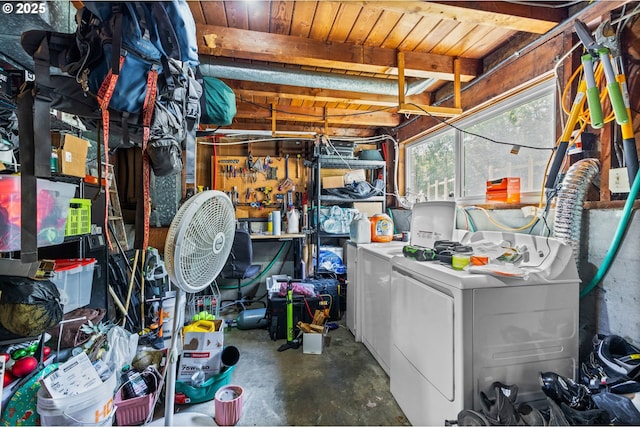 520 NW 10th St, Corvallis, OR 97330 - below grade area featuring separate washer and dryer