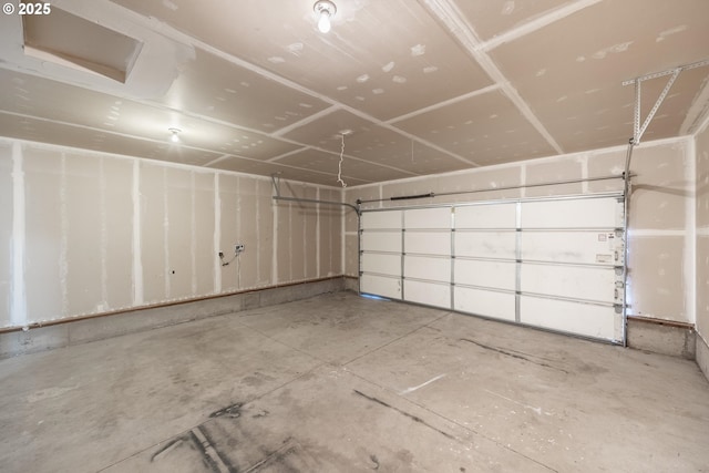 888 SE Kierra Pl, Madras, OR 97741 - view of garage