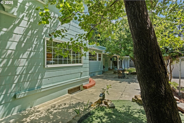415 W Madrone St, Roseburg, OR 97470 - view of side of property featuring a patio area