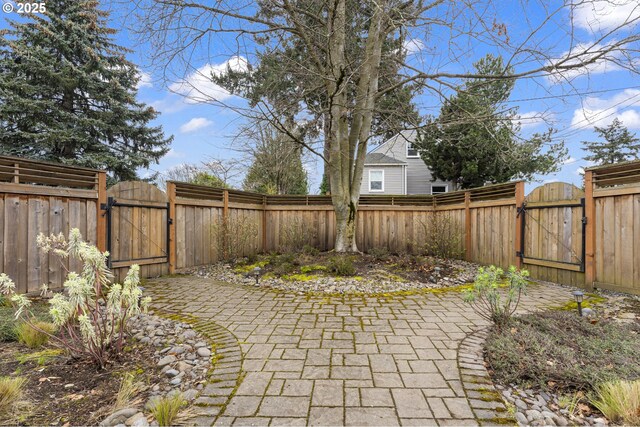 7450 N Portsmouth Ave, Portland, OR 97203 - view of patio / terrace with a gate and fence private yard