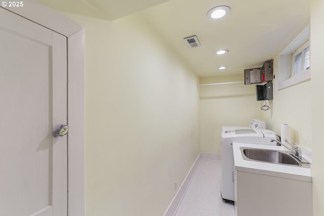 1805 SW Elizabeth St, Portland, OR 97201 - clothes washing area featuring washer and dryer, recessed lighting, and baseboards