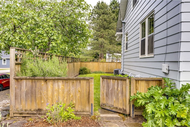 7154 N Greeley Ave, Portland, OR 97217 - view of yard with cooling unit