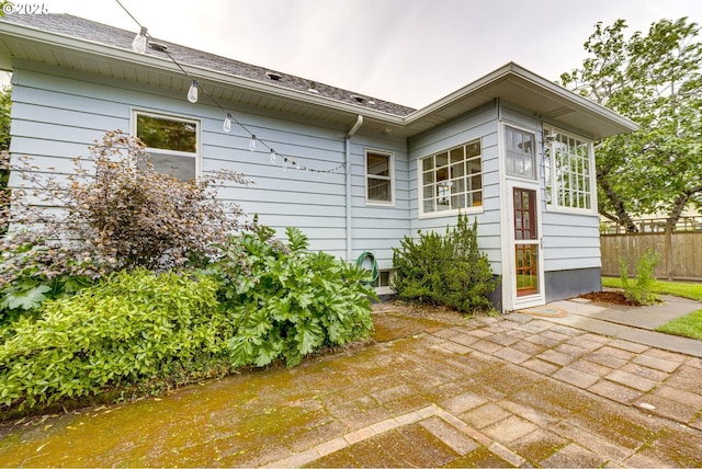 7154 N Greeley Ave, Portland, OR 97217 - back of house with a patio