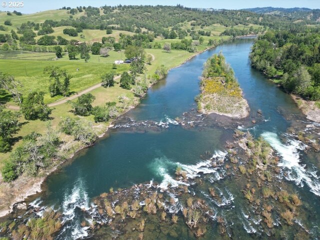 1104 Rio Nes Ln, Roseburg, OR 97470 - view of property location with a nearby body of water and a forest