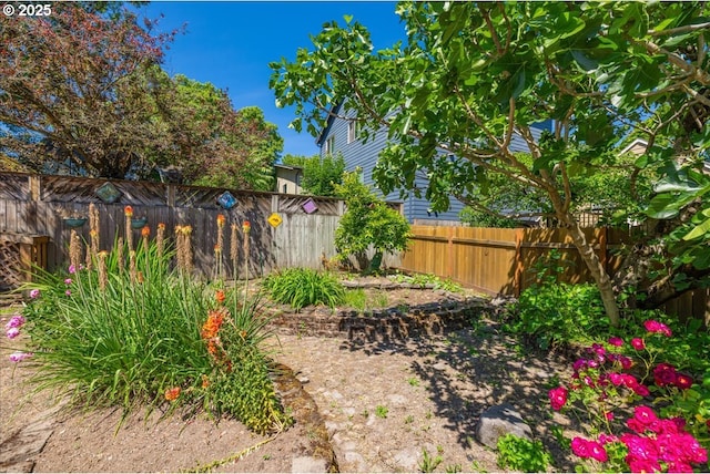 3315 SE 15th Ave, Portland, OR 97202 - view of fenced backyard