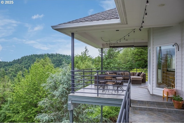 1500 SW Miller Ct, Gresham, OR 97080 - view of patio / terrace featuring a forest view and outdoor lounge area