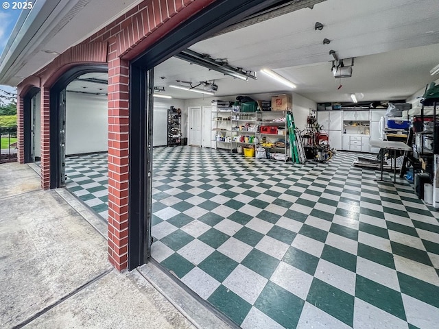 1500 SW Miller Ct, Gresham, OR 97080 - garage with a garage door opener