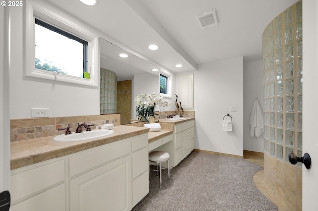 996 Lariat Dr, Eugene, OR 97401 - bathroom with recessed lighting and double vanity