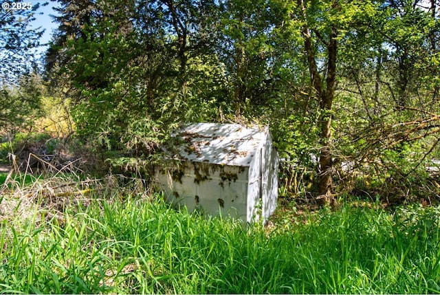 view of outdoor structure