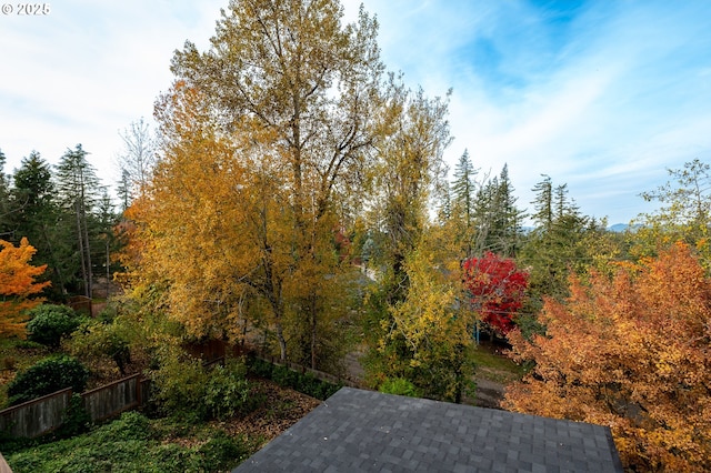 213 Hidalgo St, Lake Oswego, OR 97035 - view of property's community with fence and a patio area