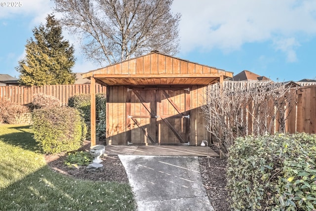 view of outbuilding