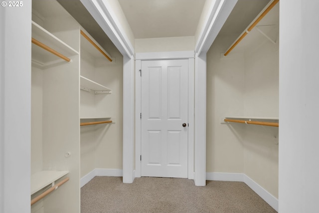 930 Kristen Way, Cottage Grove, OR 97424 - walk in closet featuring carpet floors