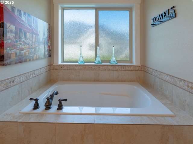 14988 SE Glenbrook Rd, Clackamas, OR 97015 - bathroom with a garden tub