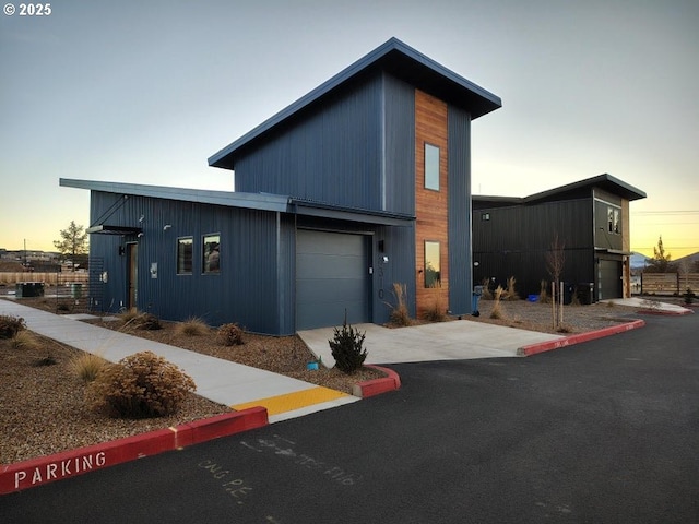 view of front of property featuring a garage