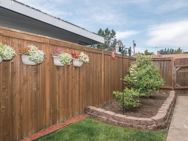19838 NE Wasco St, Portland, OR 97230 - view of yard