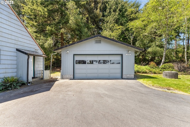 view of detached garage