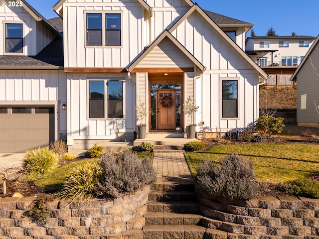 view of front of house featuring a garage