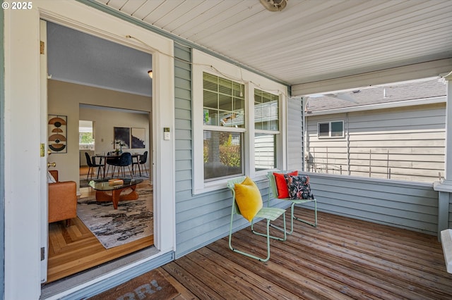 7817 N Washburne Ave, Portland, OR 97217 - deck with covered porch