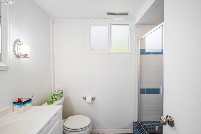 51055109 SE Tibbetts St, Portland, OR 97206 - bathroom with vanity, toilet, and tiled shower