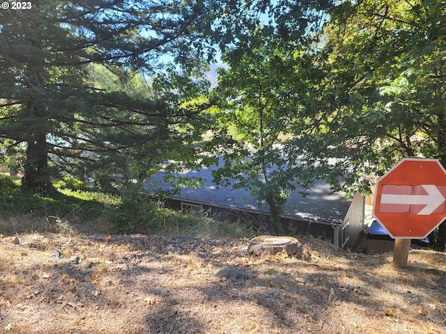 130 Aker Dr, Myrtle Creek, OR 97457 - view of yard