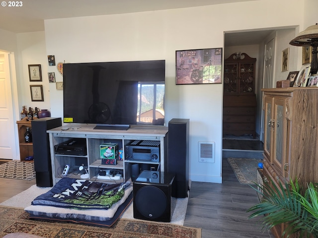 130 Aker Dr, Myrtle Creek, OR 97457 - living room with wood finished floors and baseboards