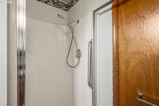 1616 N Johnson Dr, Newberg, OR 97132 - interior details featuring a stall shower