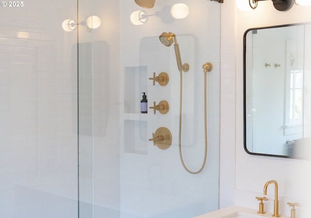 7985 SW Maple Dr, Portland, OR 97225 - bathroom featuring tiled shower