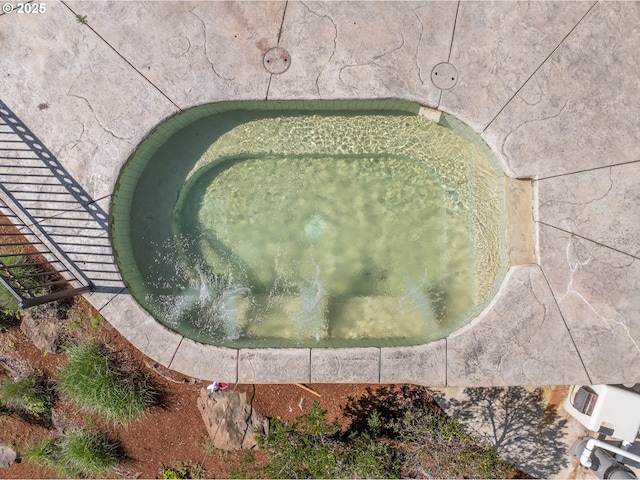 34643 Mountain View Pl NE, Albany, OR 97322 - exterior view of a jacuzzi