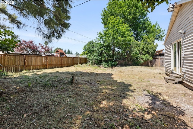 1203 NE 190th Pl, Portland, OR 97230 - fenced backyard with entry steps