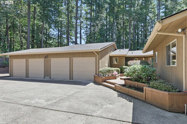 12028 SW Lesser Rd, Portland, OR 97219 - view of garage